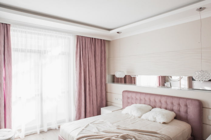 rosa Vorhänge im Schlafzimmer