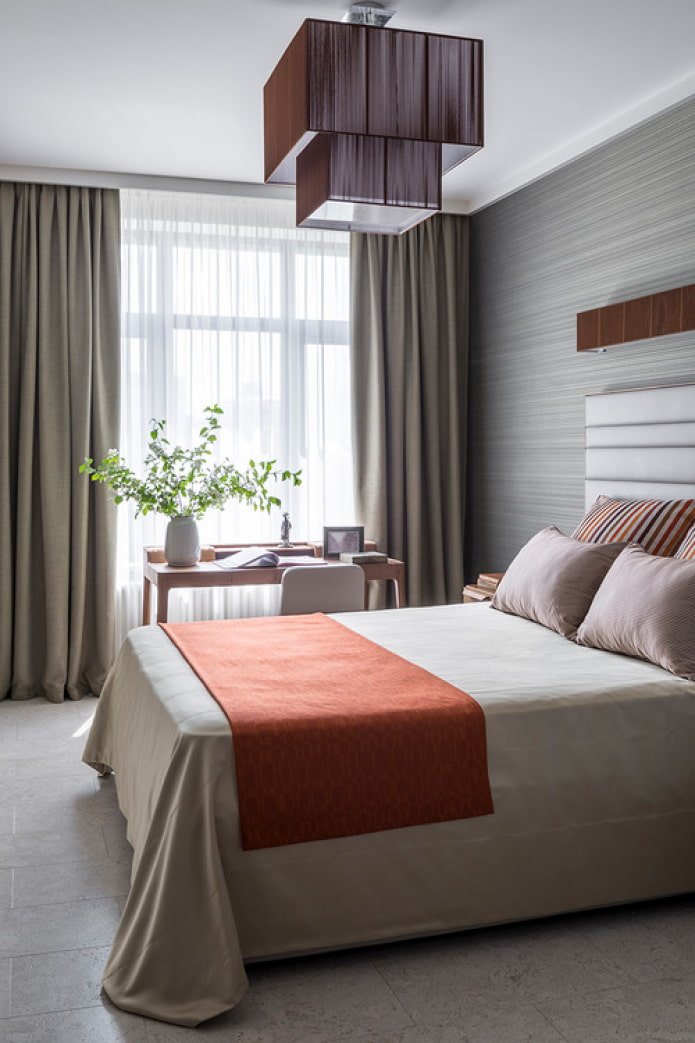 Frische Blumen im Schlafzimmer