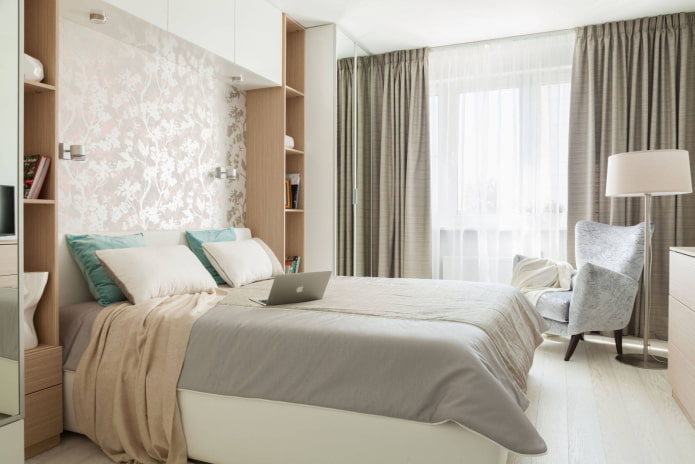 Schlafzimmer in warmen Tönen