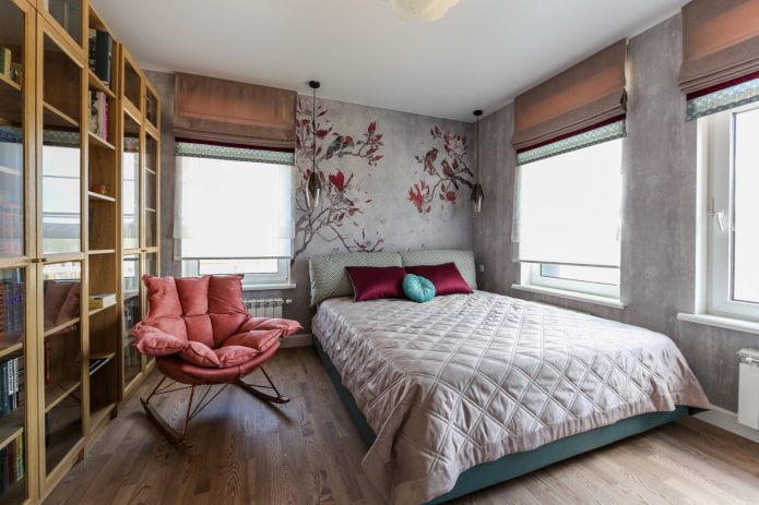 Drei Fenster im Schlafzimmer