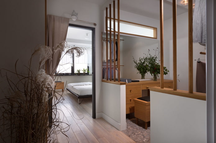 Ankleidezimmer im Schlafzimmer