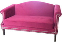 Sofa im Schlafzimmer für ein Mädchen