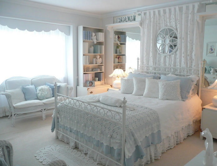 Schlafzimmerdesign für ein Mädchen im Shabby-Chic-Stil