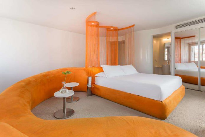 originelles helles Bett