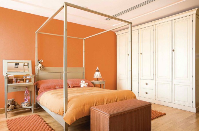 orangefarbenes Zimmer
