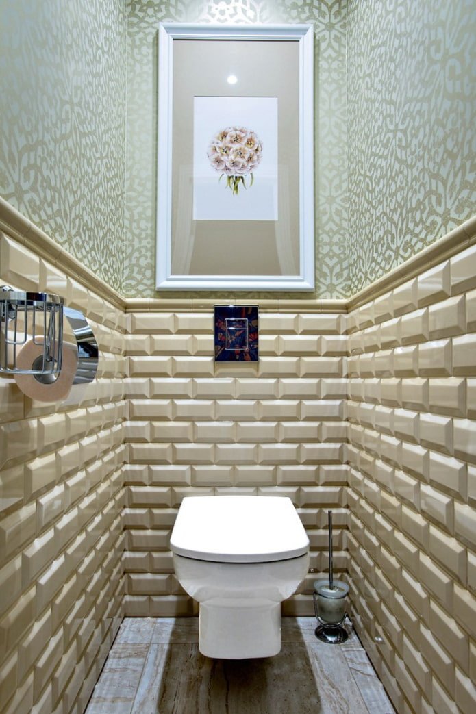 Toilettendekoration in einer Chruschtschow-Wohnung