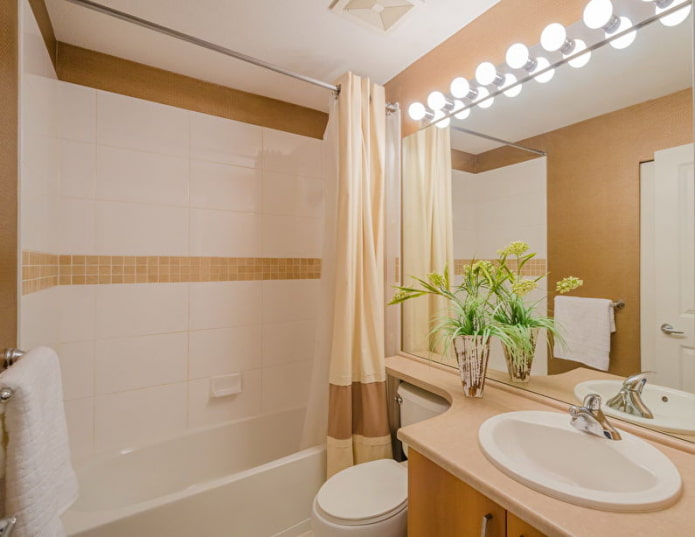Spiegelbeleuchtung im Badezimmer
