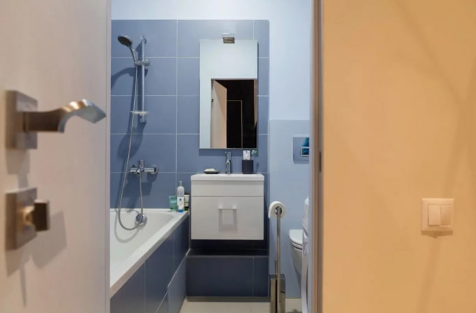 kleines kombiniertes Badezimmer