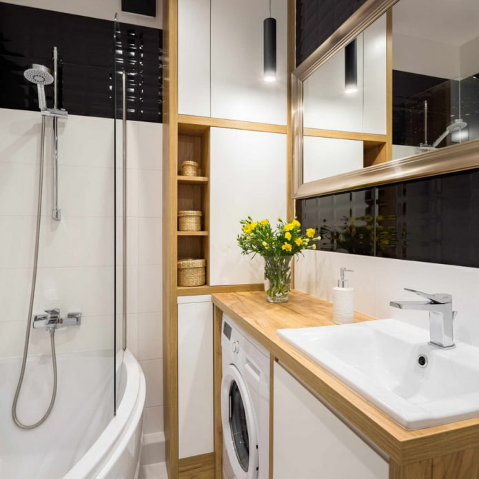 Holzmöbel im Badezimmer