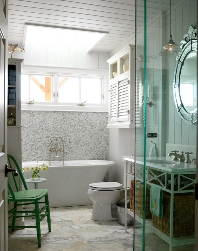 helles Badezimmer