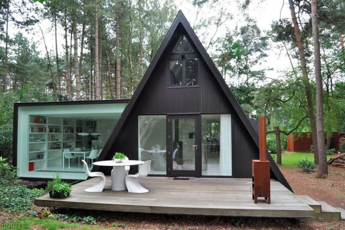 kleines Haus im High-Tech-Stil