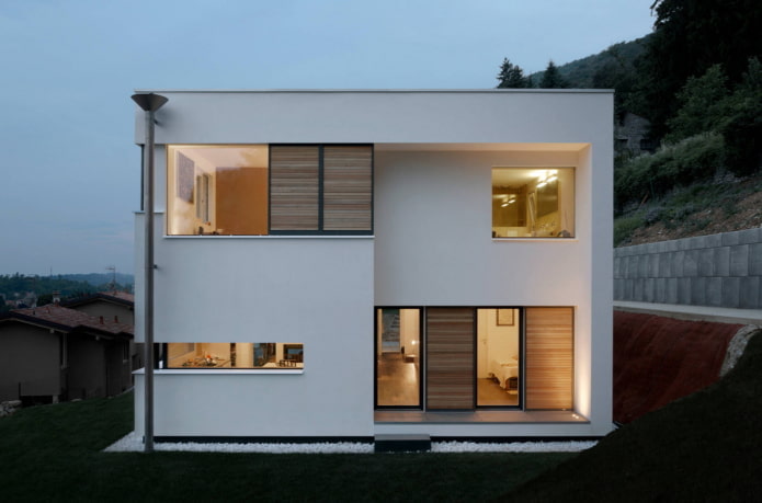 kleines Haus im High-Tech-Stil