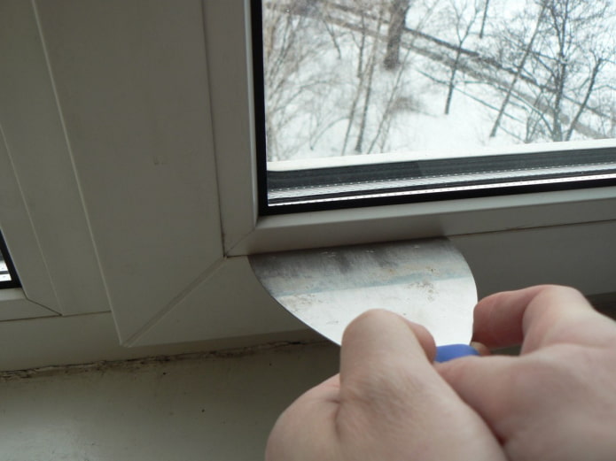 So entfernen Sie eine Fensterglasleiste