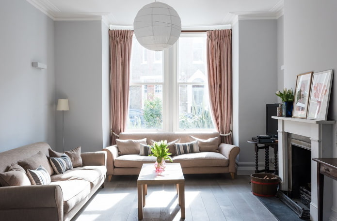 Sofas seitlich zueinander