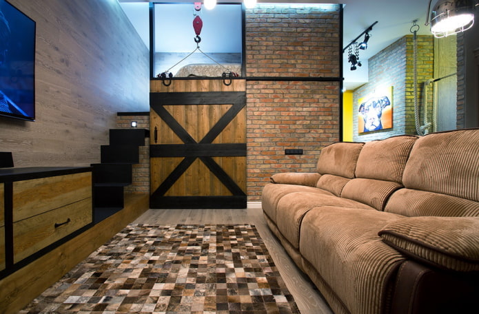 Türen im Wohnzimmer im Loft-Stil