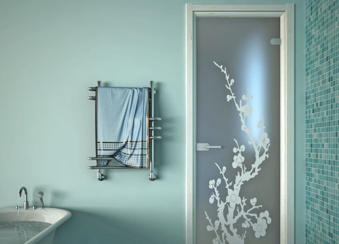 Glastür zum Badezimmer