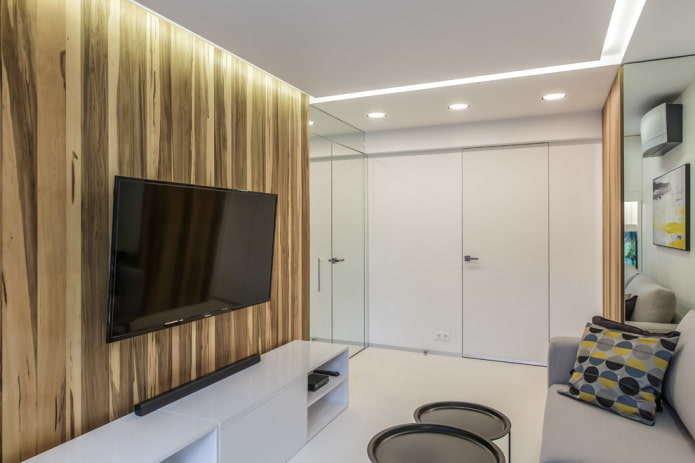 weiße Türen im Wohnzimmer