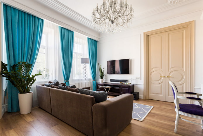 beige Türen im Wohnzimmerinterieur