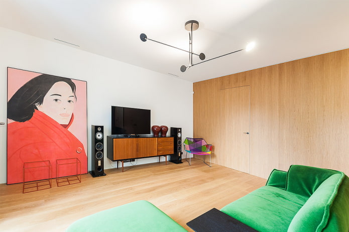 Türen im Wohnzimmer-Interieur im modernen Stil
