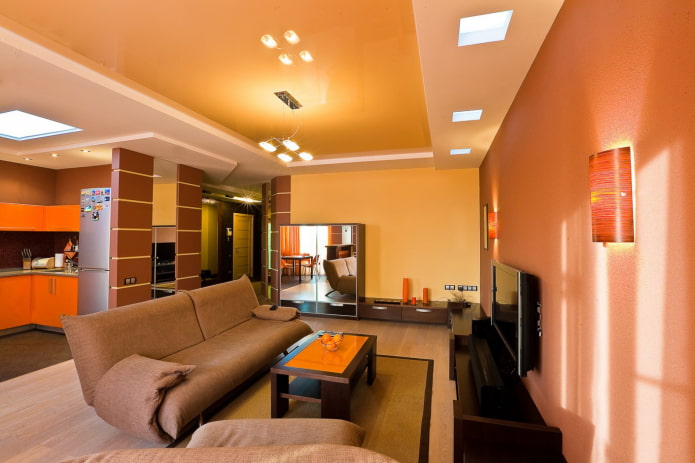 Kombinierte Decke im Wohnzimmer
