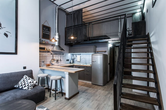Innenansicht eines zweistöckigen Studio-Apartments