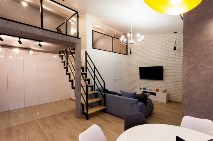 Innenarchitektur eines zweistöckigen Studios