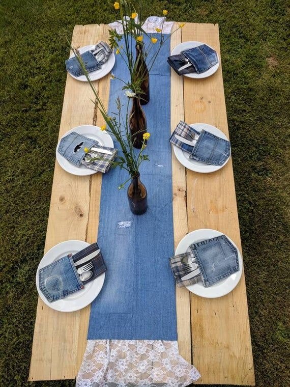 Tischgedeck aus Jeansstoff