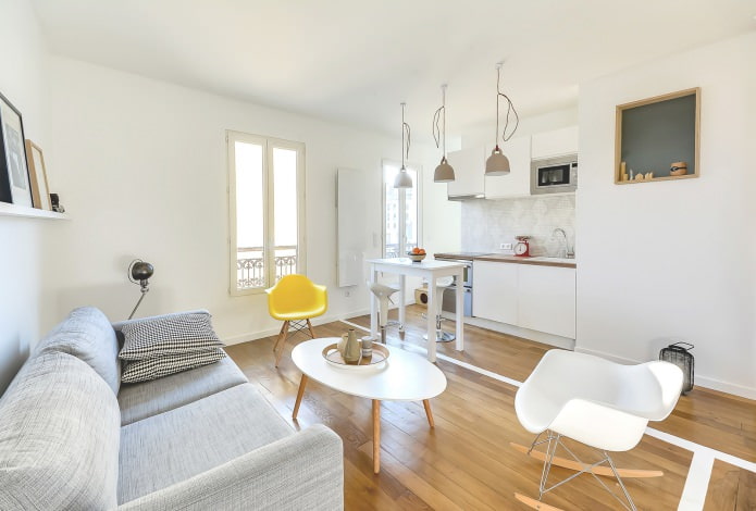 Stühle im Wohnzimmer