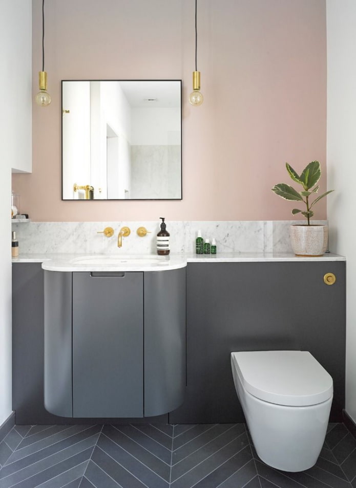 Marmorschürze im Badezimmer
