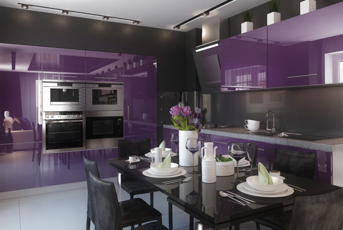 Küchendesign in Schwarz- und Lilatönen