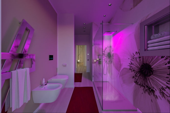 Badezimmer mit Beleuchtung
