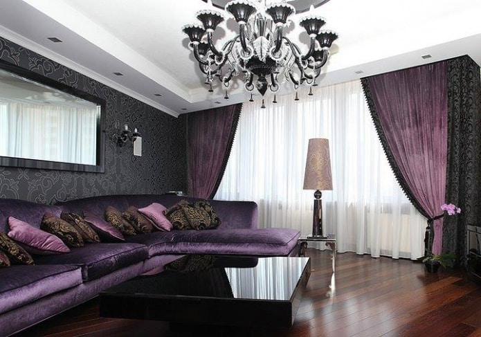 Schwarze und violette dicke Vorhänge