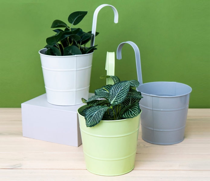 Blumentopf aus Metall