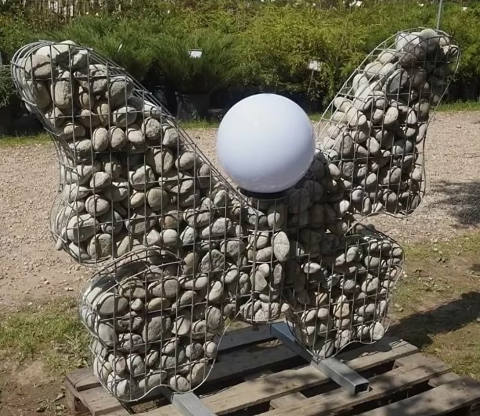 Schmetterlingsförmige Gabione