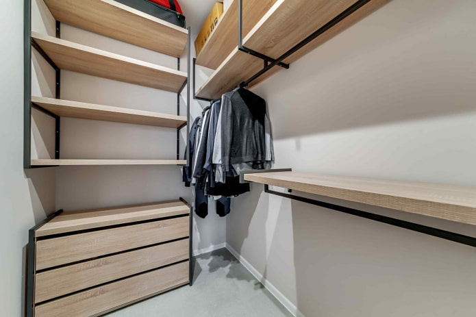 Ankleidezimmer im Loft-Stil