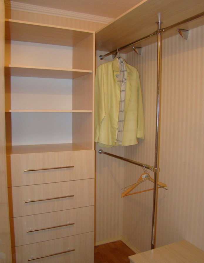 Ankleidezimmer in L-Form