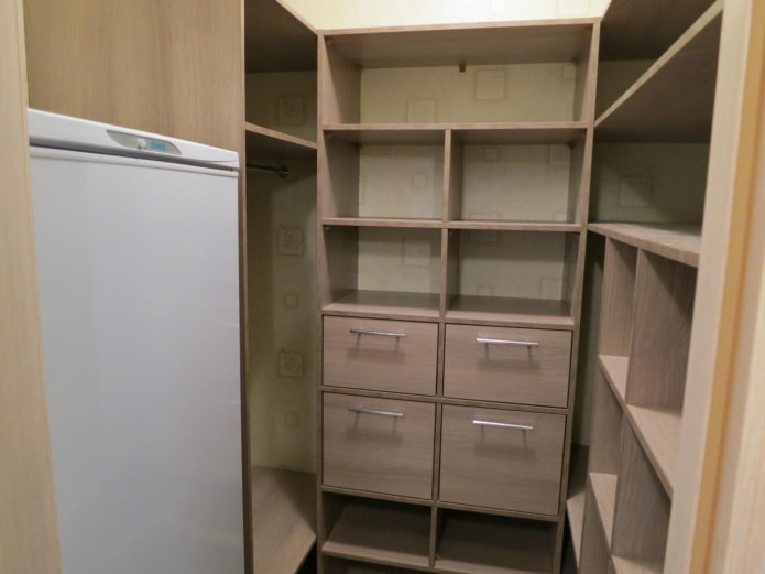 Kühlschrank im Ankleidezimmer
