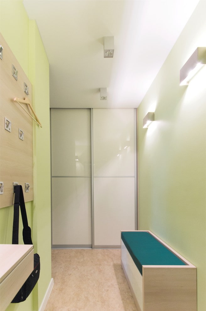 Geschlossenes Ankleidezimmer im Inneren des Flurs