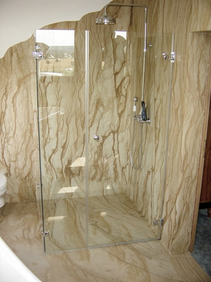 Dusche aus flexiblem Stein