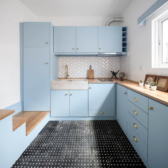 Eckküche in Blau