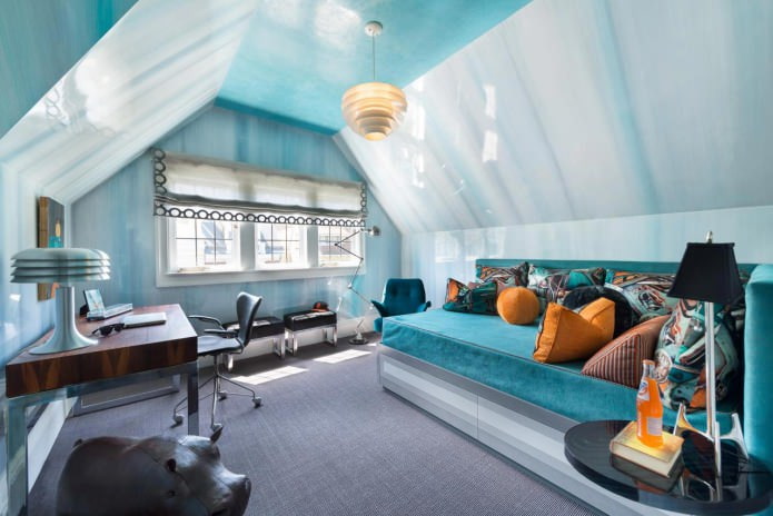Vorhänge für eine blaue Decke
