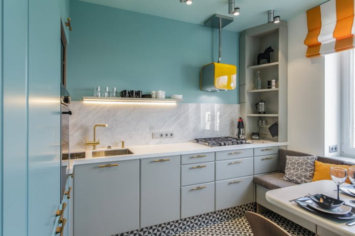 Graublaue Farbe im Kücheninterieur