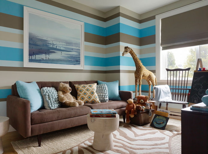 braunes und blaues Interieur eines Kinderzimmers