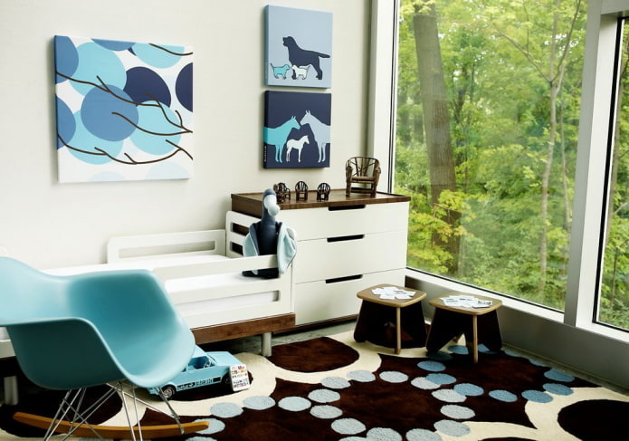braunes und blaues Interieur eines Kinderzimmers
