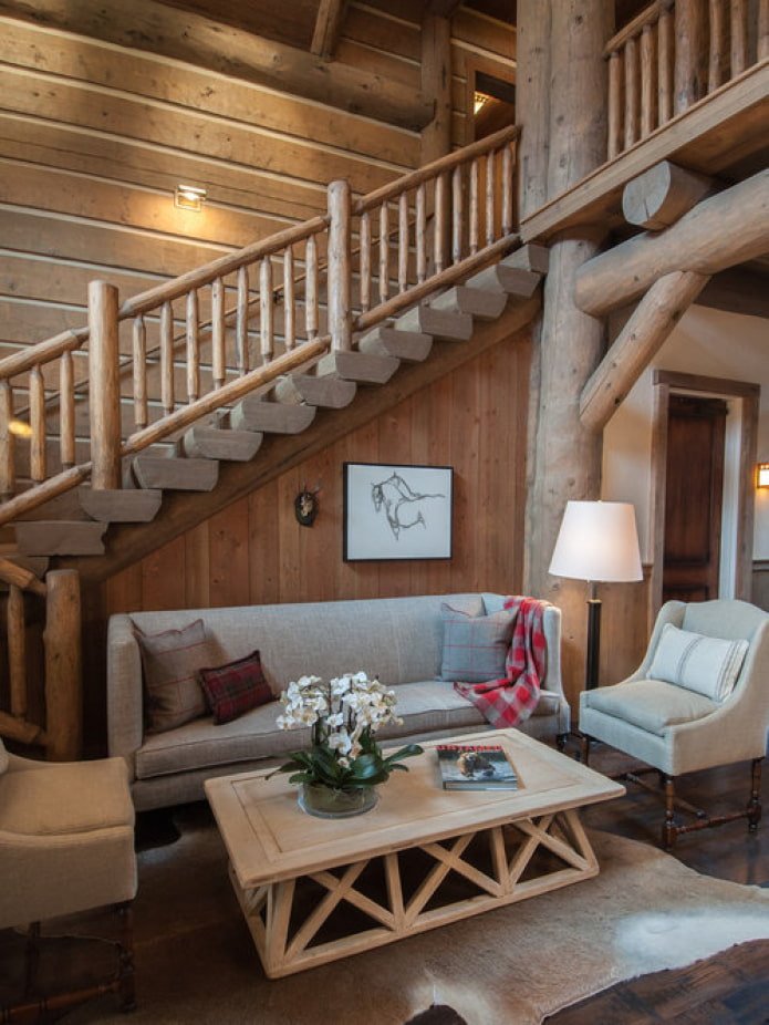 Wohnzimmer unter der Treppe