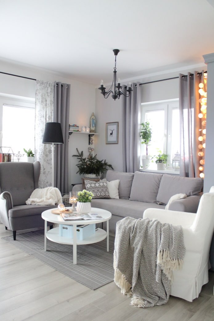Helles kleines Wohnzimmer