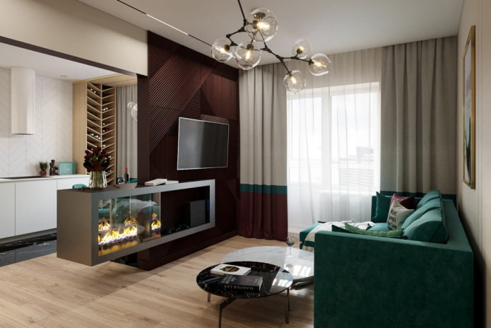 Kamin und Fernseher im Wohnzimmer der Wohnung
