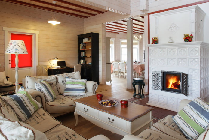 Lampe, Stehlampe und Kamin