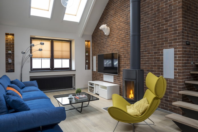 Loft im Wohnzimmer eines Landhauses