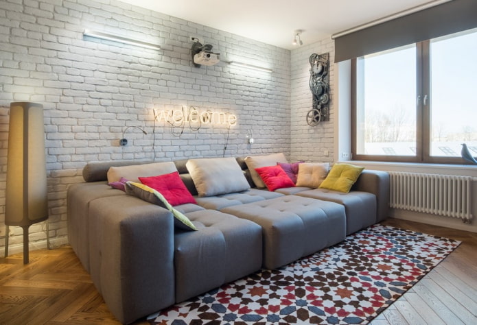 Helle Textilien im Wohnzimmer